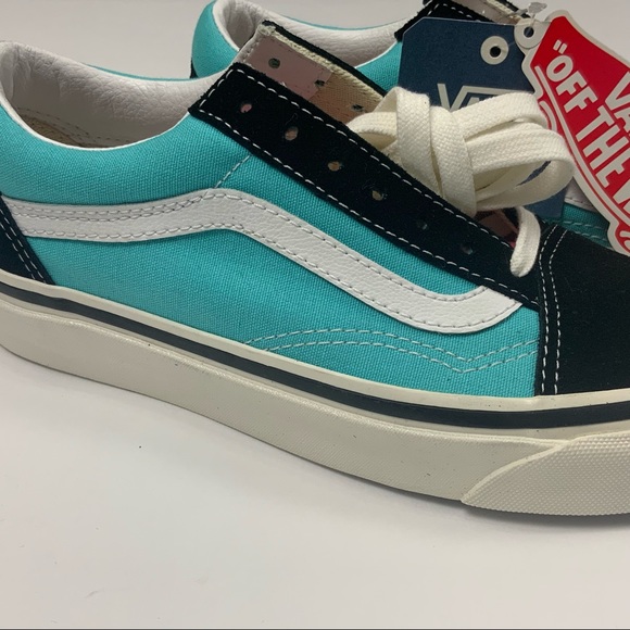 Vans OLD SKOOL Unisex Sneakers Round Toes Athletic Trainers 6 Woman / 4.5 Men - Picture 5 of 11